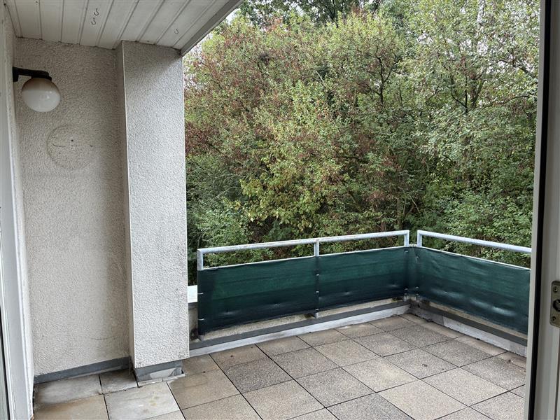 3 Zimmer Wohnung mit großem Balkon und Ausblick ins Grüne - Photo 4