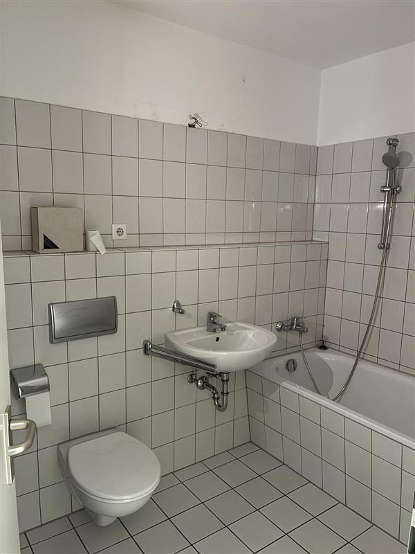 3 Zimmer Wohnung mit großem Balkon und Ausblick ins Grüne - Photo 3