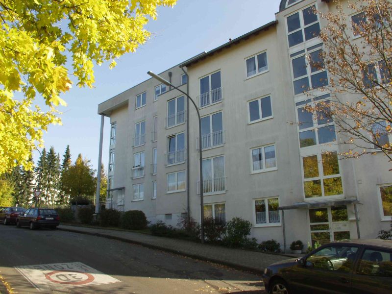 Wir modernisieren für Sie - 3-Zimmerwohnung mit Terrasse - Photo 1